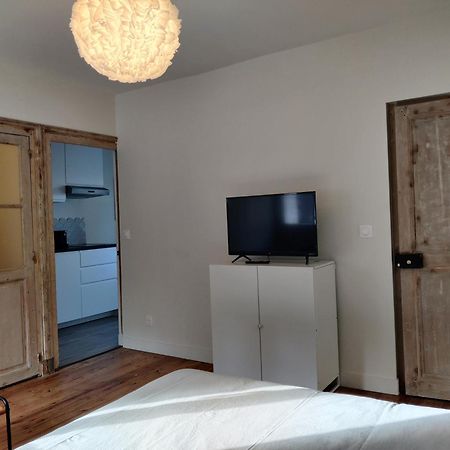 Bel Appart Renove Avec Terrasse 圣阿韦尔坦 外观 照片