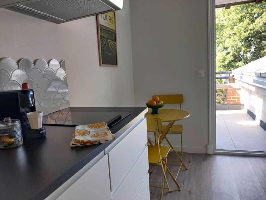 Bel Appart Renove Avec Terrasse 圣阿韦尔坦 外观 照片