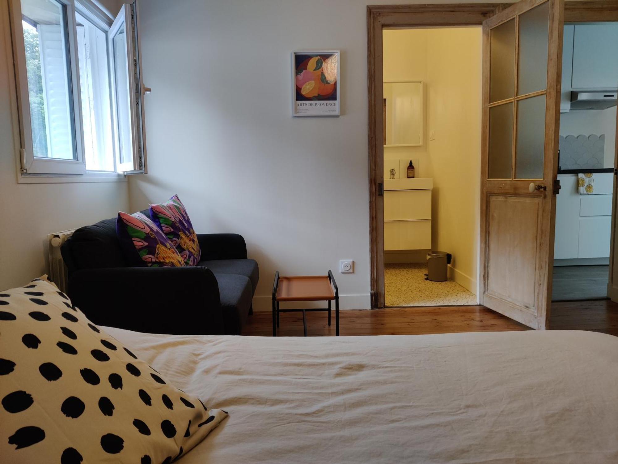 Bel Appart Renove Avec Terrasse 圣阿韦尔坦 外观 照片